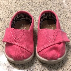 Pink tiny Toms